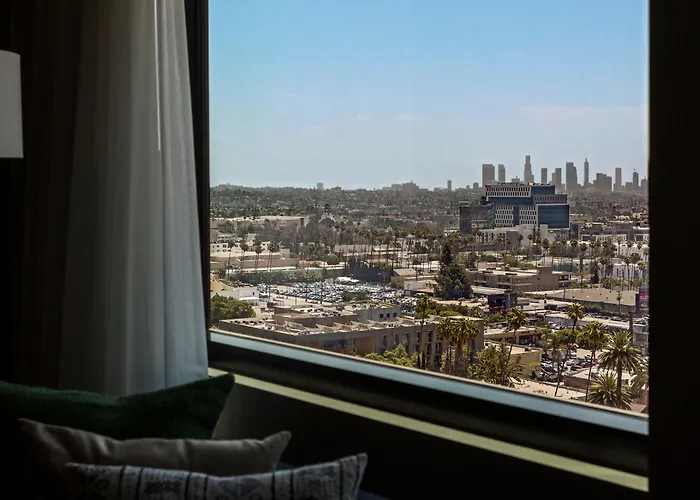 4 star hotel: Kimpton Everly Hotel Hollywood By Ihg